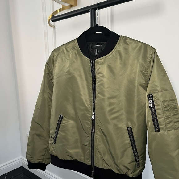 WOMEN’S Army Green  Bomber Jacket - Picture 1 of 5